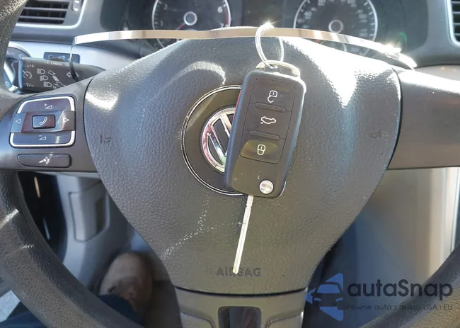 1VWAP7A30EC008667: 44138037