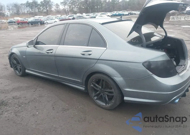 WDDGF4HB0CR220559: 44137297