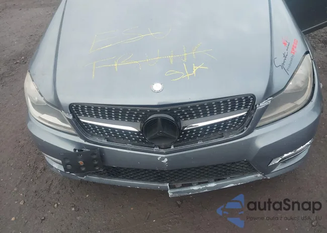 WDDGF4HB0CR220559: 44137297