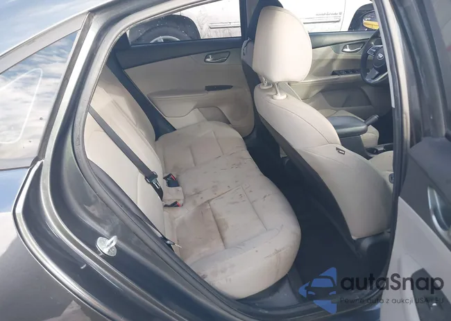 3KPF24AD5ME373383: 44137323