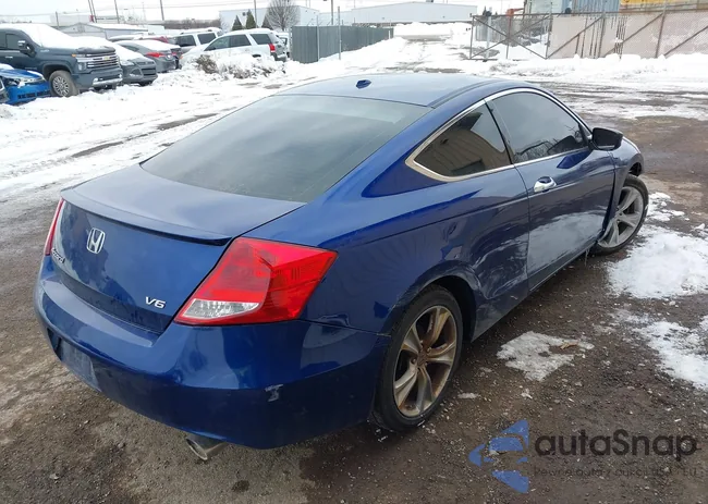 1HGCS2A89BA006238: 44137333