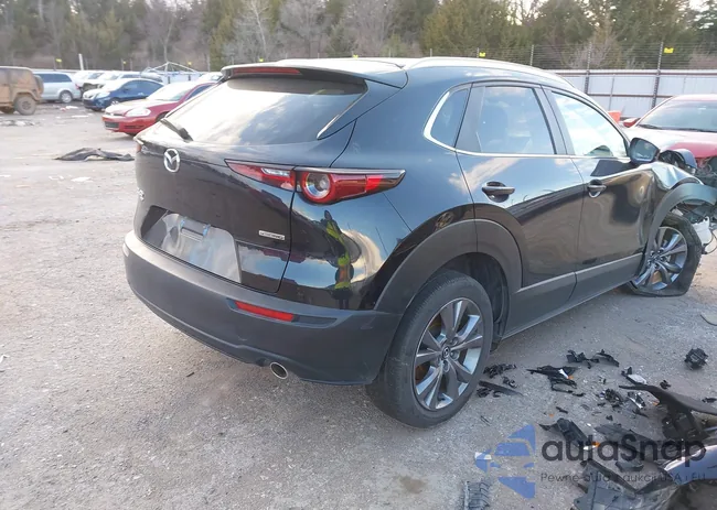 3MVDMBCMXSM812548: 44137338