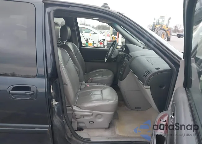 1GNDV33L15D181921: 44137365