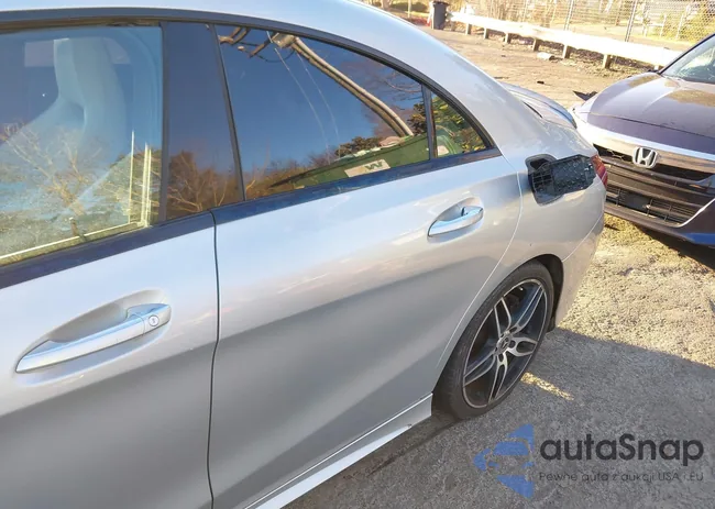 WDDSJ4EB4KN702390: 44137367