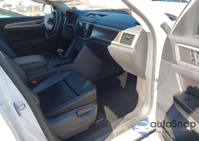 1V2DR2CA4JC551781: 44137450