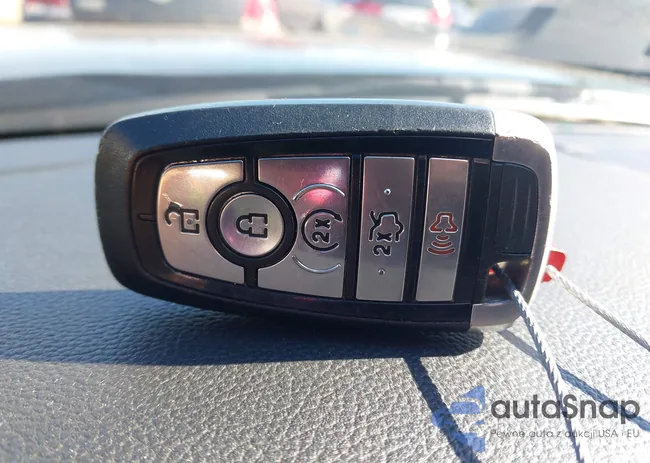 1FATP8UH6N5105391: 44138566