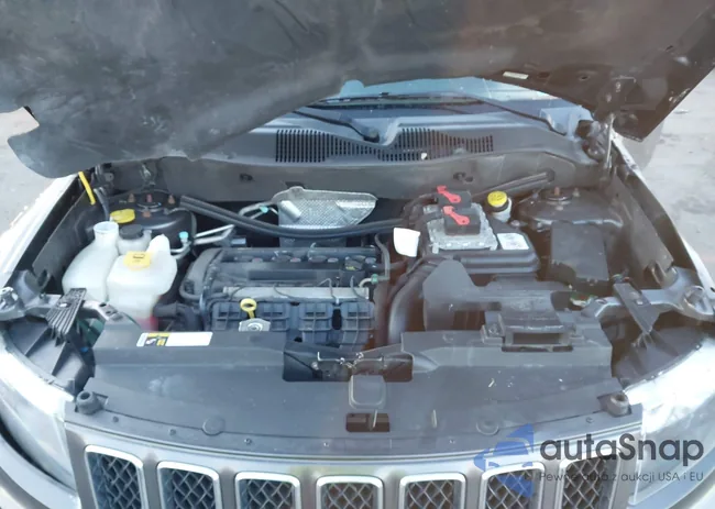 1C4NJDBB7GD670821: 44138569