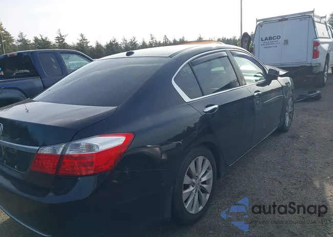 1HGCR2F83DA054132: 44138733