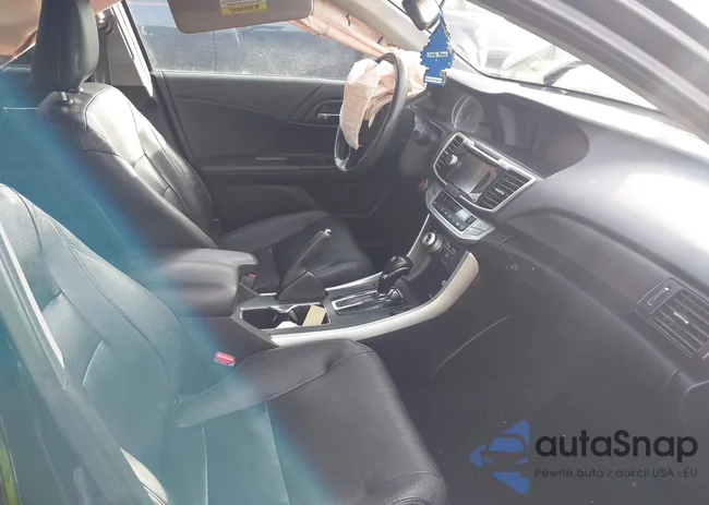 1HGCR2F83DA054132: 44138733