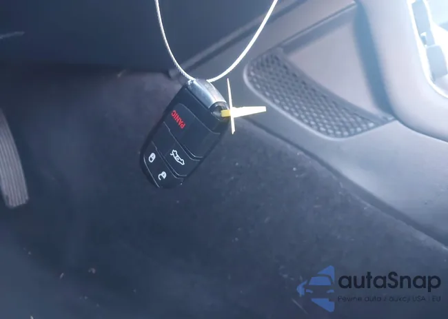 2C3CDZAG1JH245277: 44138794