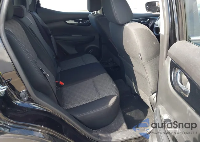 JN1BJ1CP1JW100842: 44138886