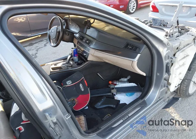 WBAFR1C51BC744587: 44138076