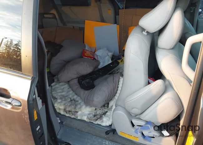 5TDYK3DC9ES502934: 44138148