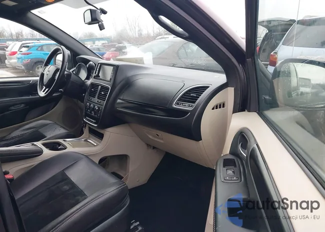 2C4RDGCGXJR241326: 44138308