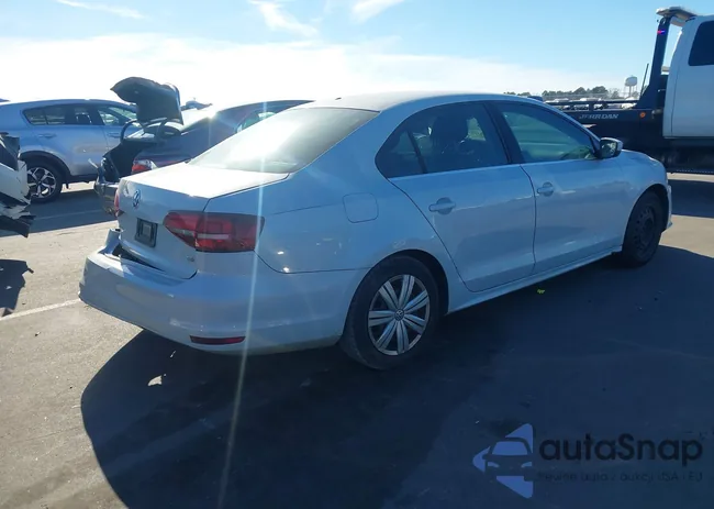 3VW2B7AJ5HM335361: 44138327