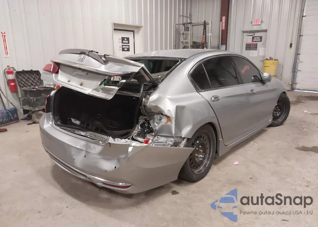 1HGCR3F92GA021545: 44138370