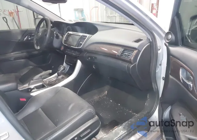 1HGCR3F92GA021545: 44138370