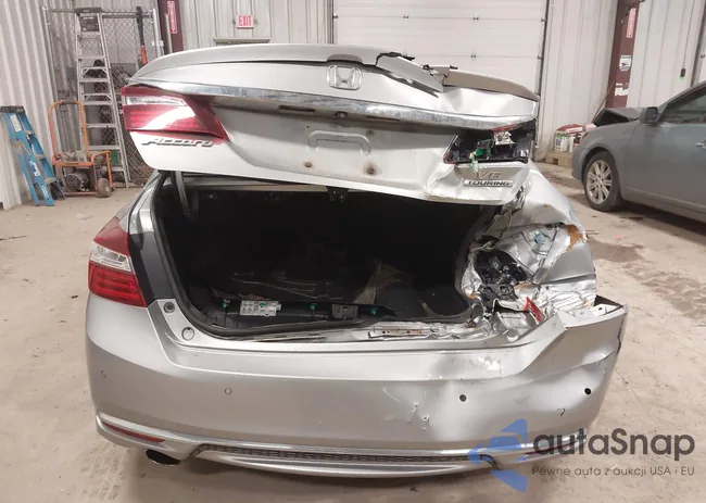 1HGCR3F92GA021545: 44138370