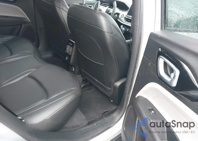 3C4NJDCN3ST579377: 44138391