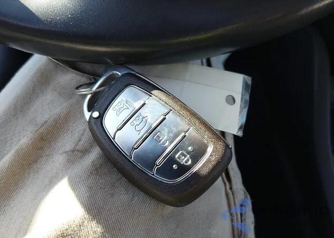 KMHC85LC0LU242580: 44138441