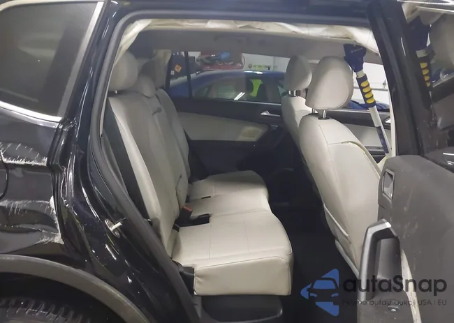 3VV2B7AX1JM222117: 44139792