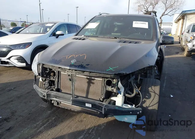 4JGDA5JB8JB037875: 44139806