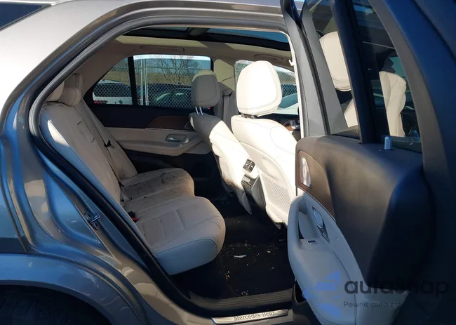 4JGFB4JB7NA818513: 44139812