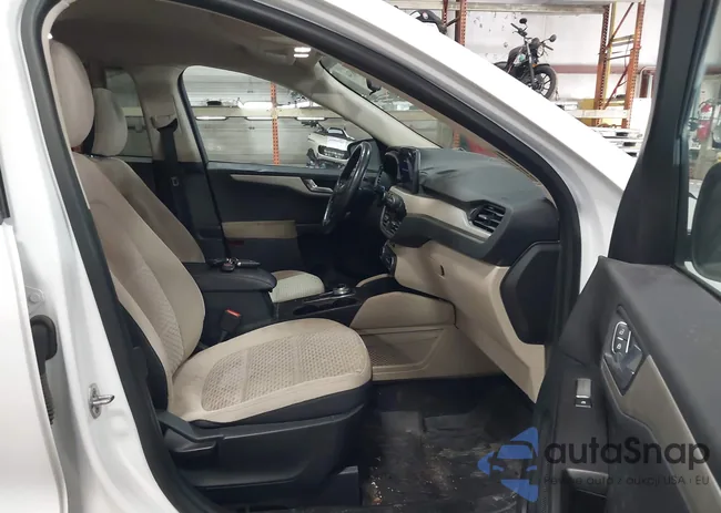 1FMCU9BZ2LUC60619: 44139834