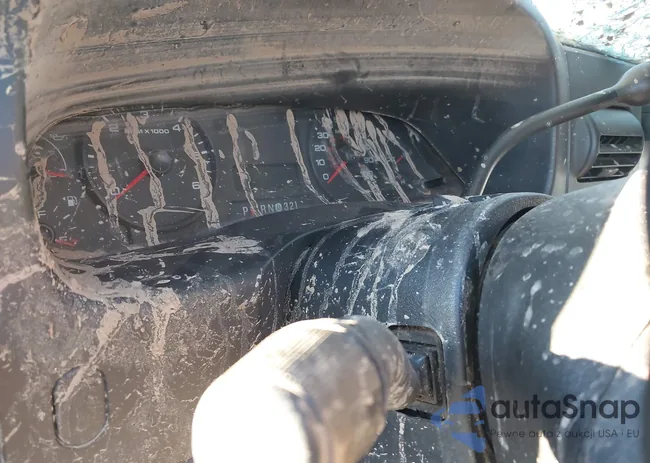 1FTNF20YX6EA02811: 44139134