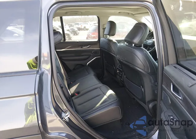 1C4RJYB61PC610437: 44139151