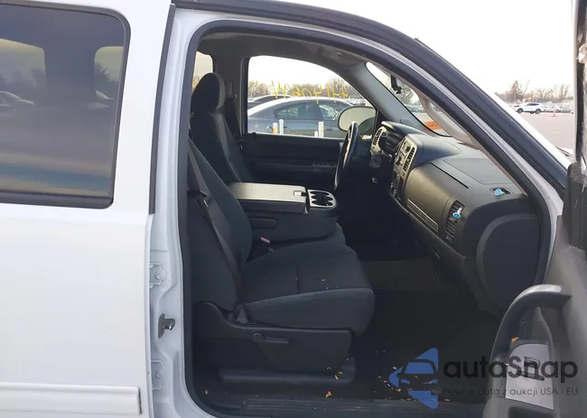 2GCFC135091118324: 44140694