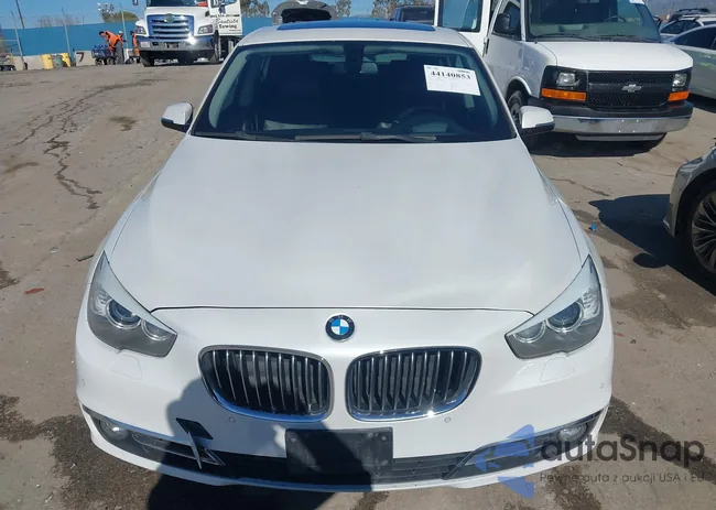 WBA5M2C53FGH99284: 44140853