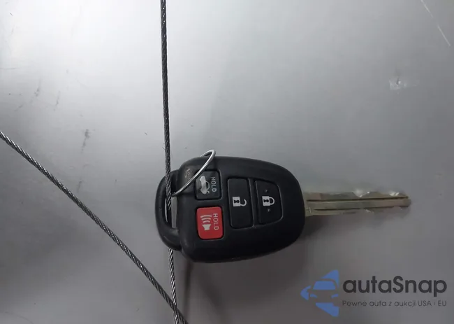 2T1BURHE1HC925079: 44140979