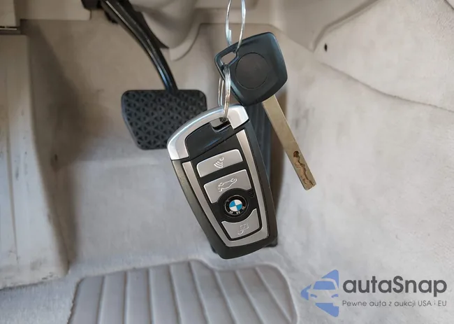 WBAKB83559CY62132: 44141011