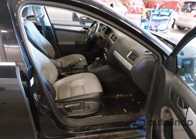 3VW637AJ1EM283365: 44141051