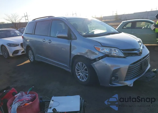 5TDYZ3DC3JS958031: 44140079