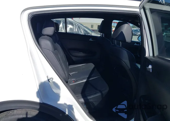 KNDP63AC1N7015936: 44140124