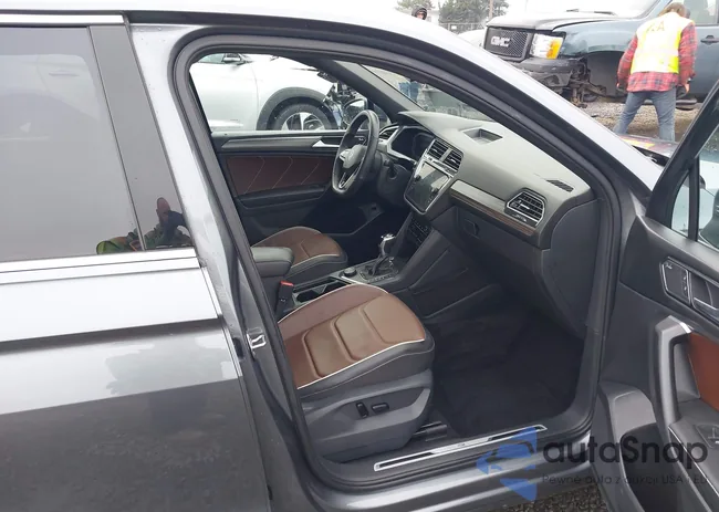 3VV4B7AX2NM087504: 44140147