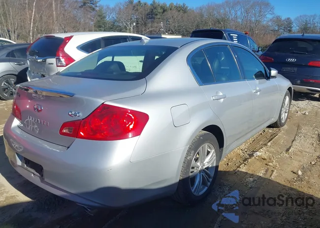 JN1CV6AR9FM520653: 44140252