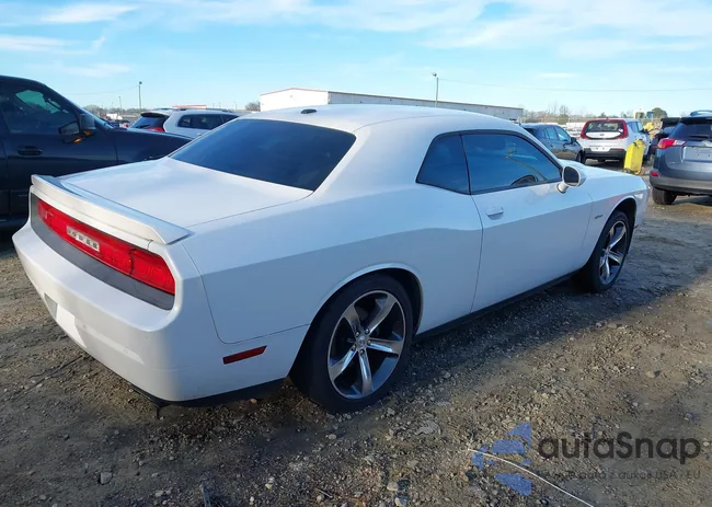 2C3CDYBT8EH225278: 44141617