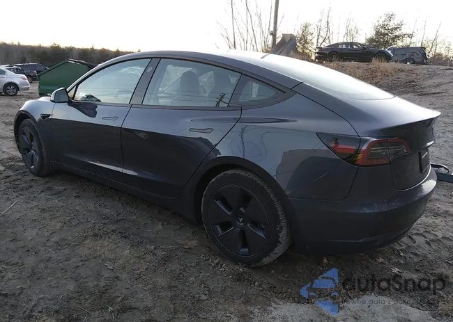 5YJ3E1EB9PF657275: 44141645