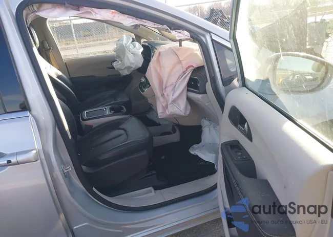 2C4RC1BG5NR157339: 44141648