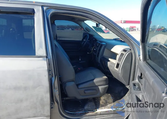 1D3HB18P19S786047: 44141792