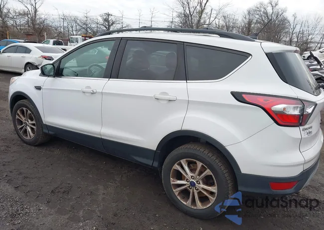 1FMCU9HDXJUB02196: 44141932