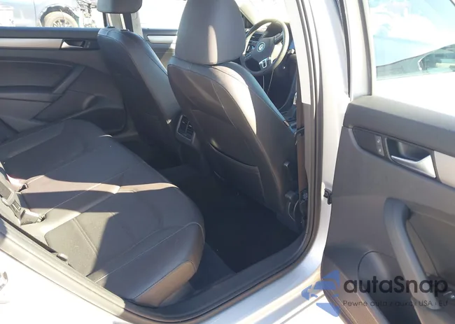 1VWBT7A30EC046478: 44141976