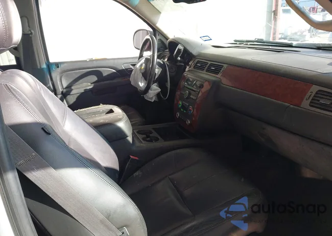 1GNSCBE02BR152078: 44142552