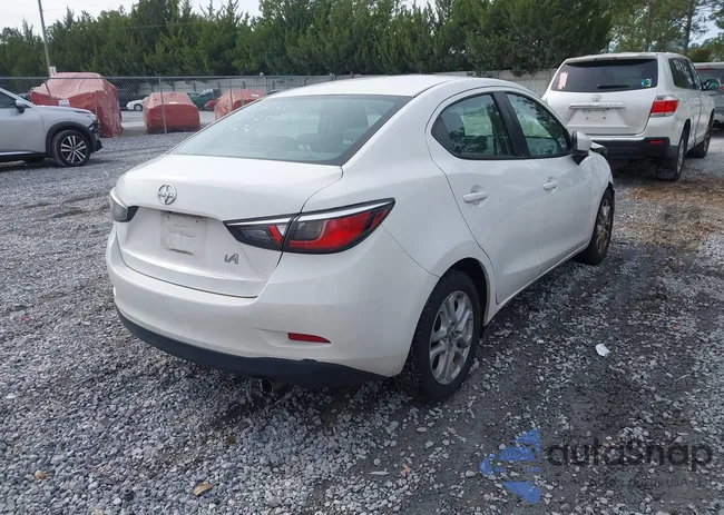 3MYDLBZV4GY101207: 44142588