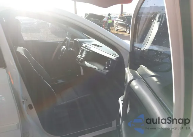 JTMZFREV8HJ105860: 44142673