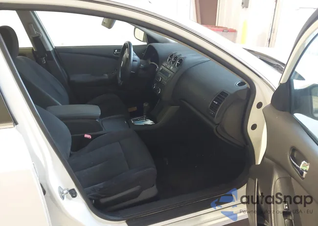 1N4AL2AP6BC157025: 44142736