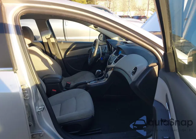 1G1PC5SB7F7259255: 44142758